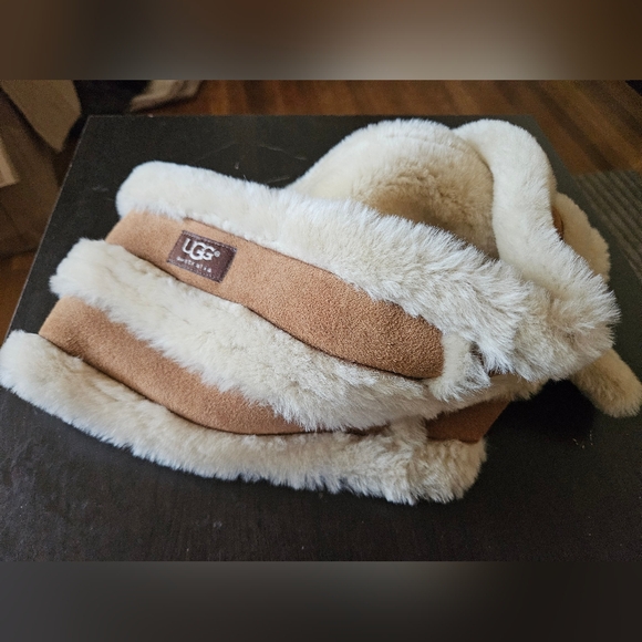 UGG  Wrap Double Cuff Sheepskin Scarf Chestnut Uggs - Picture 1 of 6